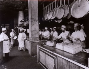 cozinheiros-cozinha-restaurante-delmonicos-new-york-city-1902-720px